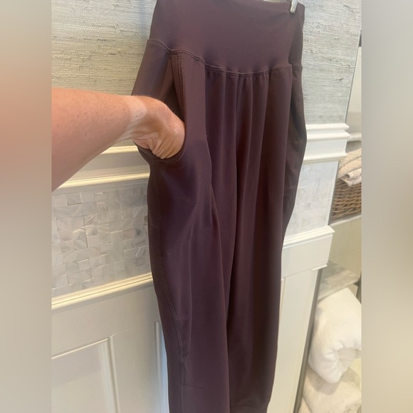 Large old navy high rise joggers chocolate brown power active pockets - Picture 15 of 17